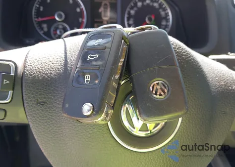 2013 Volkswagen Eos Lux из США, поврежденный, VIN WVWFW8AH8DV004480